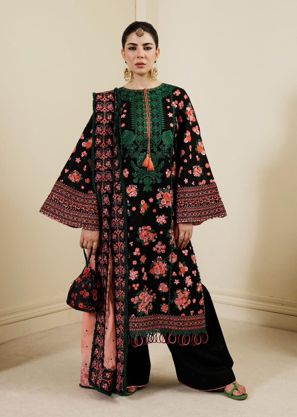 Crimson | Tasawar 25 | BONJOUR AND BLOOM - D4A