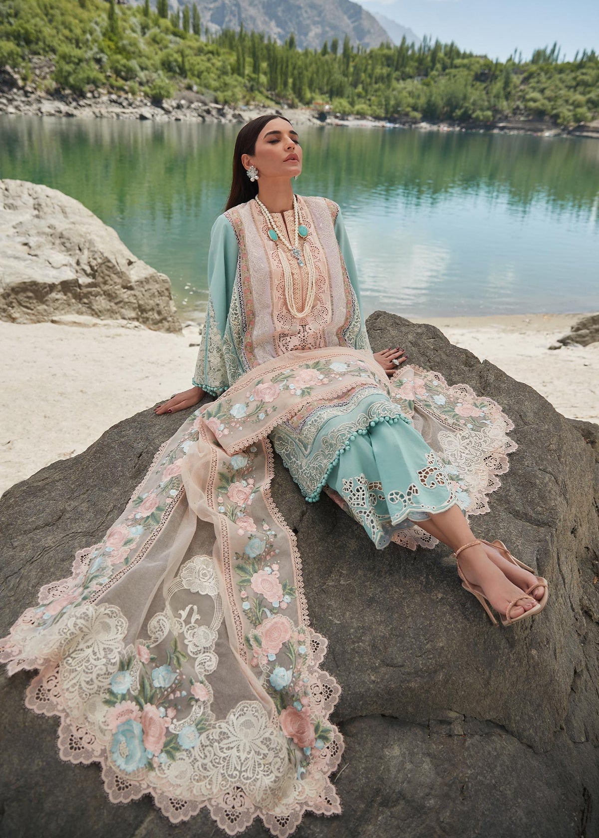 CRIMSON LUXURY LAWN BY SAIRA SHAKIRA