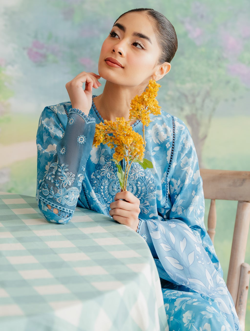 AFROZEH THE FLORAL CHARM LAWN'24