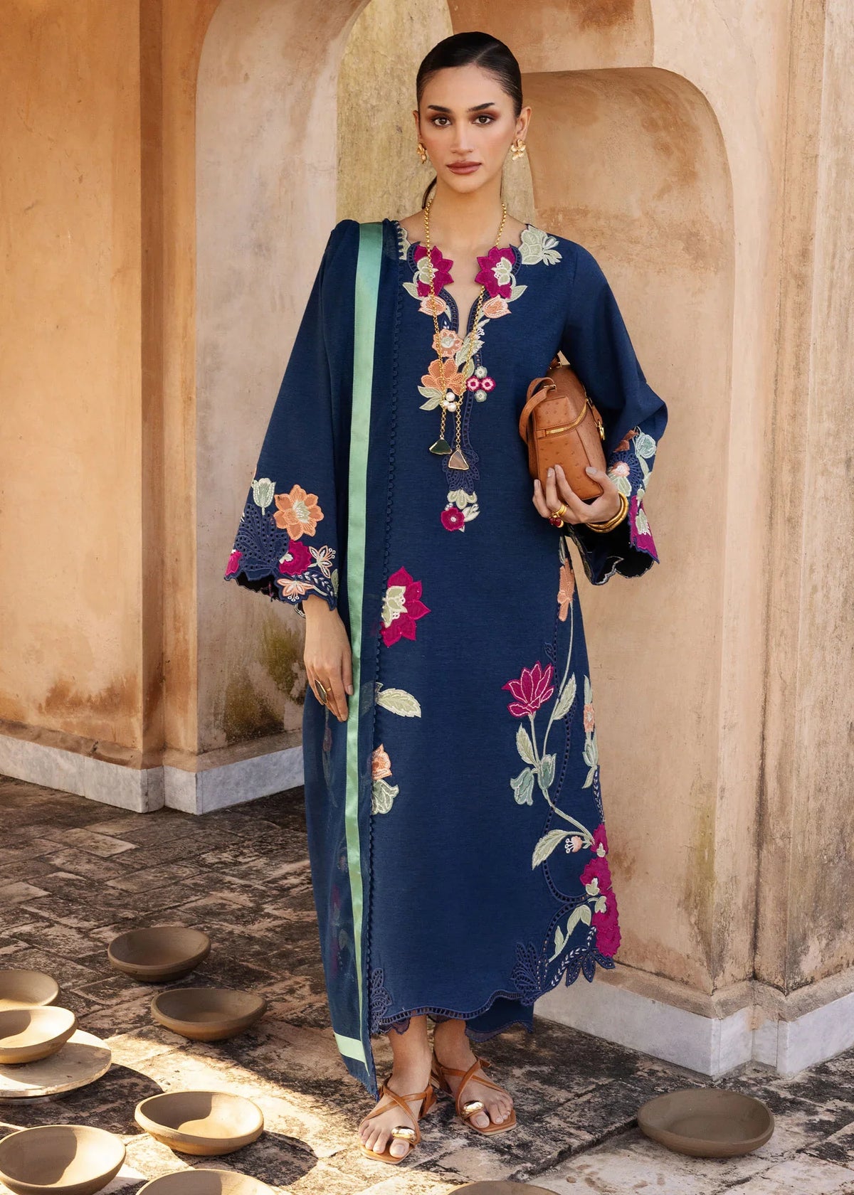 CRIMSON WINTER PRET '25 - 08